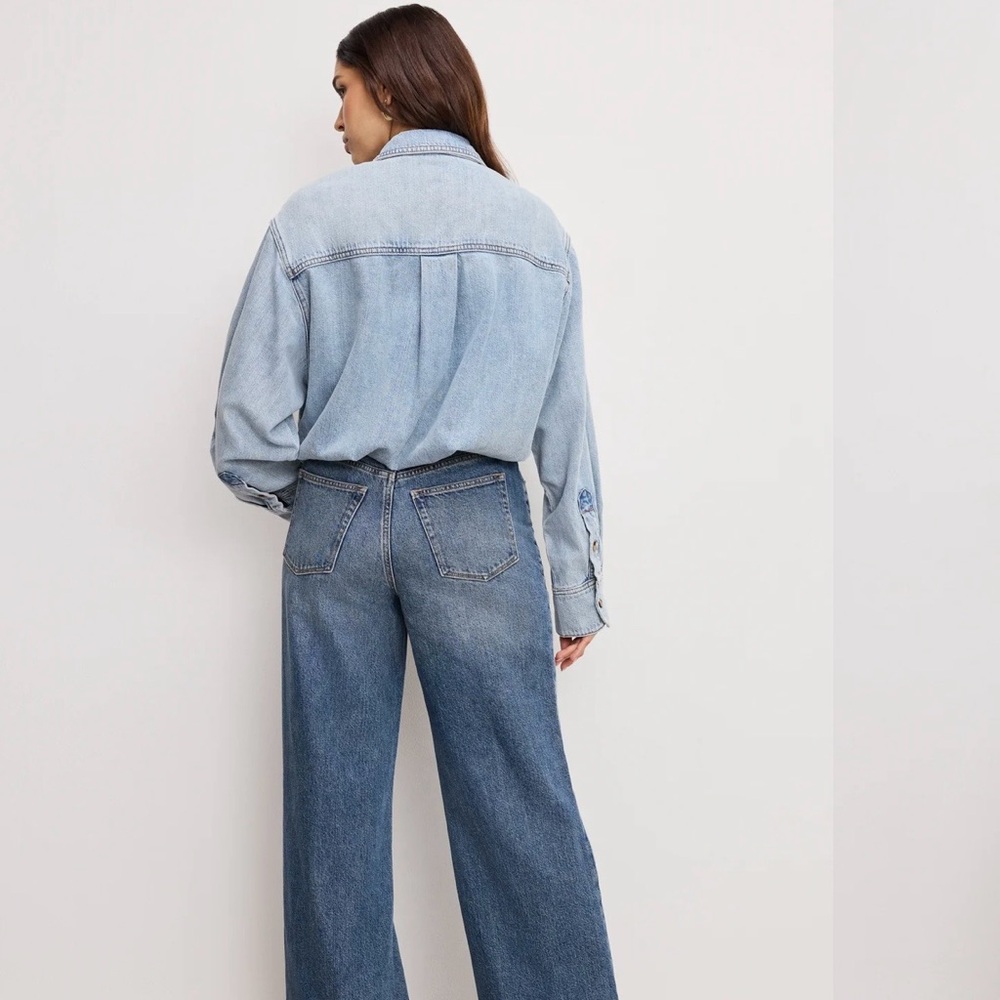 Good American Light Blue Flare Jeans - Picture 3 of 9